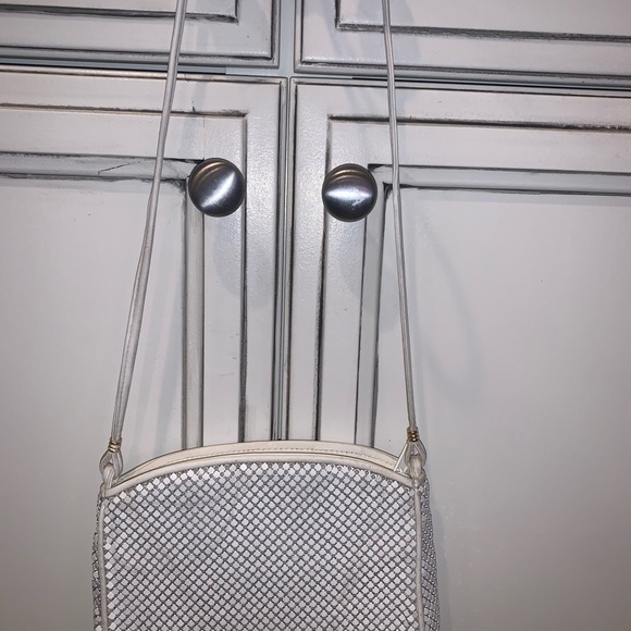 1960s Whiting and Davis white sequin beaded purse - Picture 3 of 11